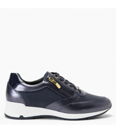 zapato y zapatilla